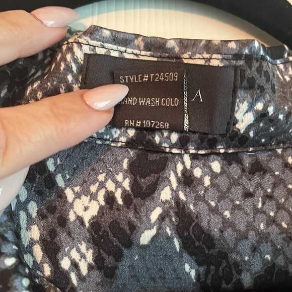 Gracia oversized button up. Large. - Picture 6 of 6